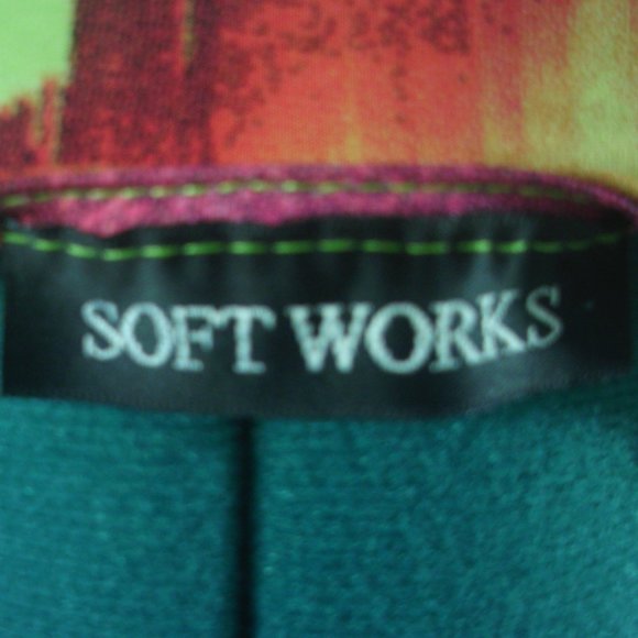 Woman's Dress - Picture 5 of 5